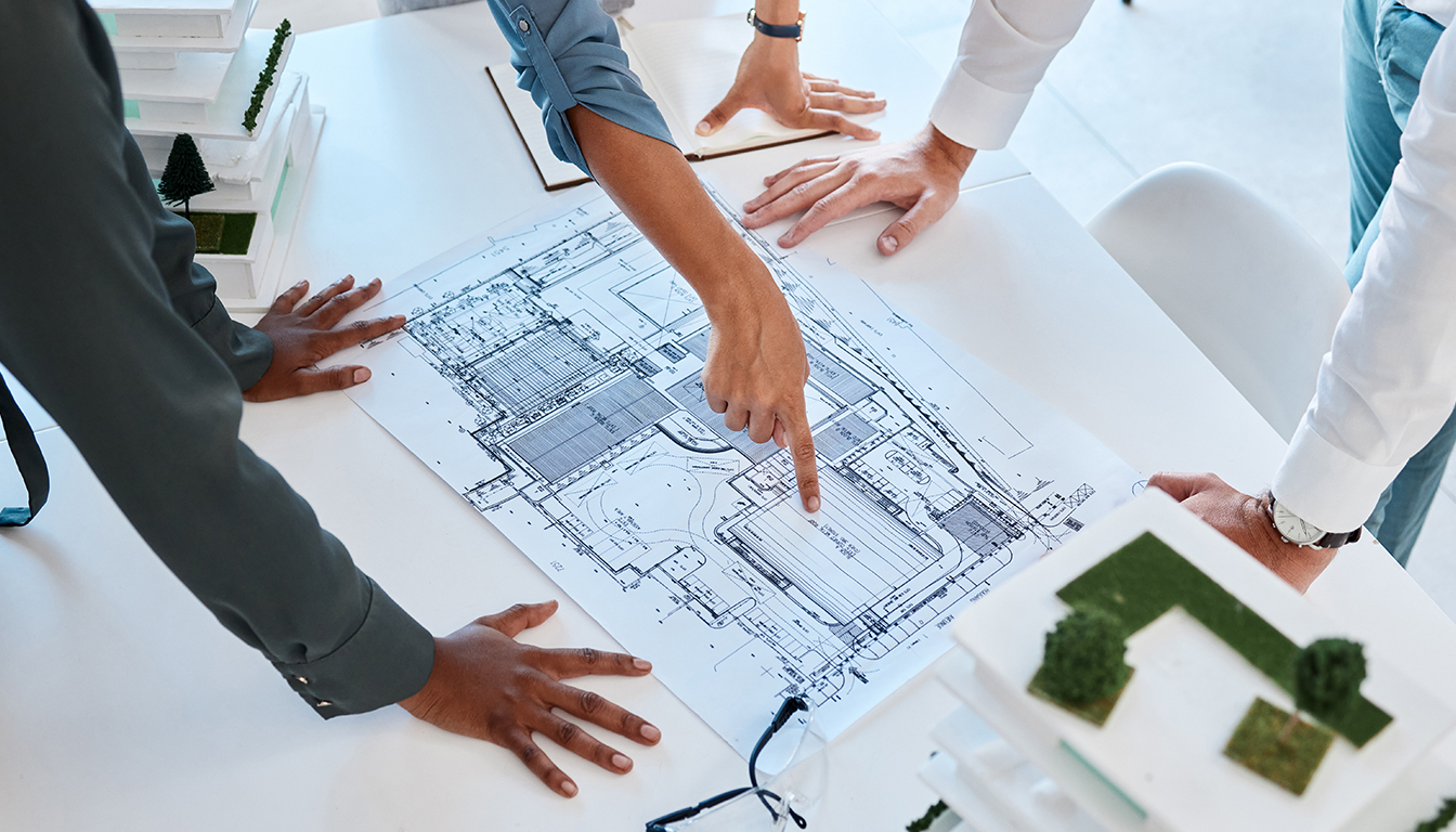 Plan directeur de l'architecte, de l'équipe et de la planification au bureau pour que les collègues puissent le consulter avant la construction