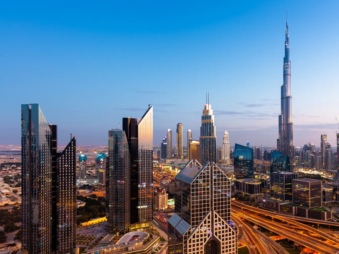Assurance voyage Dubai Skyline de Dubai avec Burj Khalifa au coucher du soleil